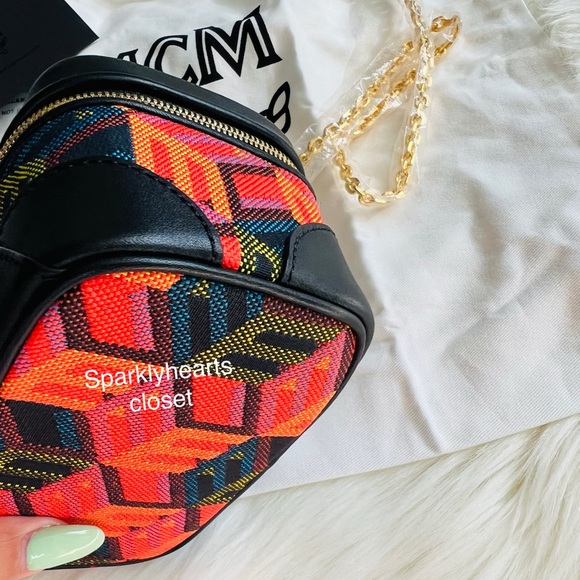 New MCM Crossbody Chain Bag - Picture 9 of 14